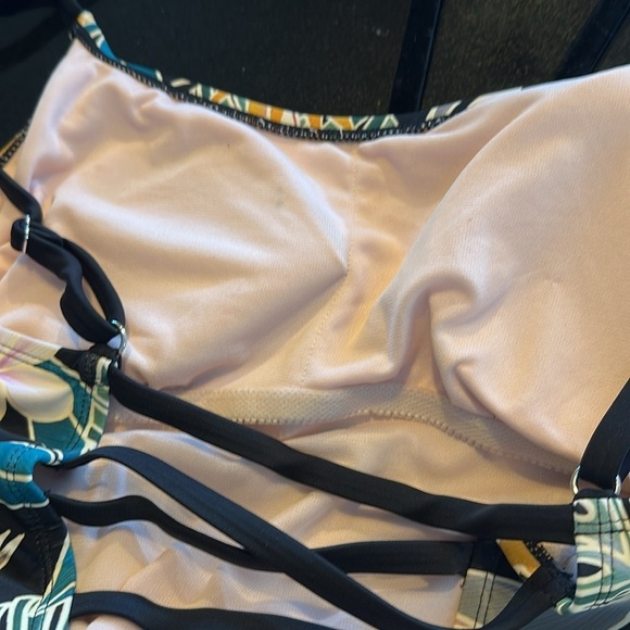 Hurley NWOT Dark Floral One Piece Swimsuit Size XL Tropical Modest Hawaiian - Picture 11 of 11